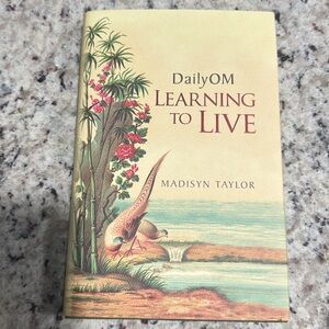 Daily OM learning to Live hardcover📕